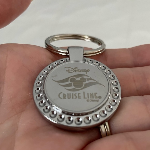Disney’s Cruise Line Keychain - Picture 4 of 5